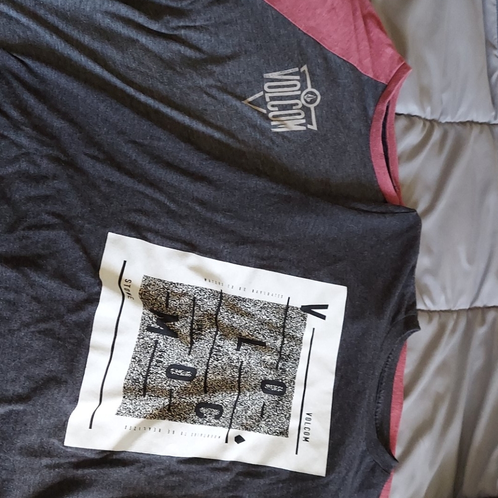 Volcom bundle of 2 Tees